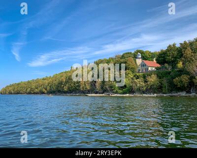 Une des choses que j'aime faire pour les loisirs de plein air dans le comté de Door est le kayak dans les nombreux ruisseaux et lacs intérieurs là-bas, ainsi que le lac Michigan. Banque D'Images