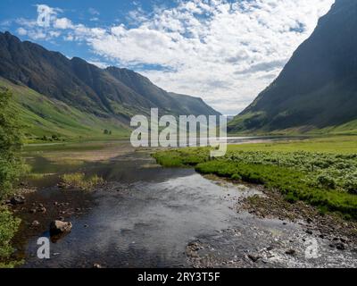 La vallée glaciaire de Glencoe dans le géoparc de Lochaber, en Écosse Banque D'Images