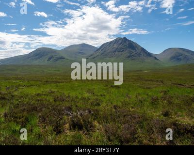 La vallée glaciaire de Glencoe dans le géoparc de Lochaber, en Écosse Banque D'Images