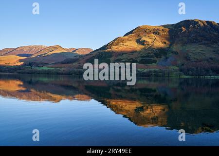 Tôt le matin dans Lake District. Festival des lumières et des montagnes. Banque D'Images