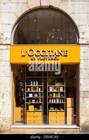 Dijon, France - 8 août 2023 : l'Occitan en Provence est un détaillant de luxe français de produits pour le corps, le visage, les cheveux, les parfums et la maison Banque D'Images