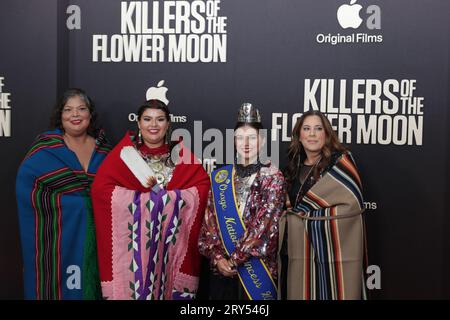 NY, États-Unis. 27 septembre 2023. Lincoln Center, New York, États-Unis, 27 septembre 2023 - (G-D) les princesses de la Nation Osage Gianna ''Gigi'' Sieke et Lawren ''Lulu'' Goodfox assistent à la première des Apples Killers of the Flower Moon New York au Alice Tully Hall, Lincoln Center à New York, le 27 septembre 2023. Photo : Giada Papini Rampelotto/EuropaNewswire (image de crédit : © Luiz Rampelotto/ZUMA Press Wire) USAGE ÉDITORIAL SEULEMENT! Non destiné à UN USAGE commercial ! Banque D'Images