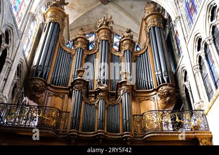 Le Grand orgue dans l'église Saint Séverin à Paris France Banque D'Images