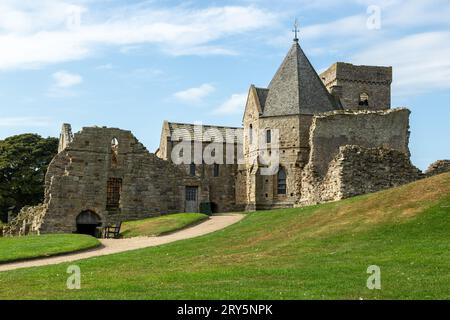 L'abbaye d'Inchcolm sur l'île d'Inchcolm, bien que ruinée, est le complexe monastique le mieux préservé d'Écosse Banque D'Images