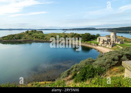 L'abbaye d'Inchcolm, bien que ruinée, est le complexe monastique le mieux conservé d'Écosse Banque D'Images