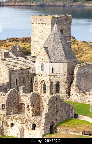 L'abbaye d'Inchcolm sur l'île d'Inchcolm, bien que ruinée, est le complexe monastique le mieux préservé d'Écosse Banque D'Images