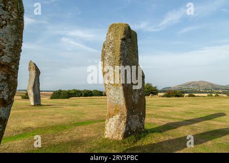 Les impressionnantes pierres debout de Lundin Links qui se dressent au milieu d'un terrain de golf, Fife Scotland. Banque D'Images