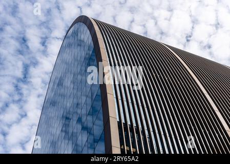 Vue à faible angle des immeubles de bureaux modernes dans la City de Londres Banque D'Images