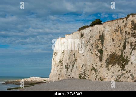 La plage et la falaise de Mers-les-bains, Picardie, France Banque D'Images