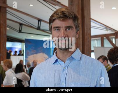 Hambourg, Allemagne. 28 septembre 2023. Boris Herrmann, circumnavigateur, participe au 13e Congrès sur les phénomènes météorologiques extrêmes au Musée maritime international de Hambourg. Le Congrès sur les conditions météorologiques extrêmes est un symposium interdisciplinaire sur les conditions météorologiques extrêmes dans le changement climatique en Allemagne. Crédit : Franziska Spiecker/dpa/Alamy Live News Banque D'Images