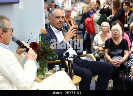 Jan Eliasson pendant Bokmässan, salon du livre, à Svenska mässan, Gothenburg, Suède, jeudi. Banque D'Images