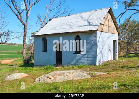 Le bâtiment abandonné de l'église Mount Stirling Bush situé sur le côté du mont Stirling près de Quairading, région de Wheatbelt en Australie occidentale. Banque D'Images