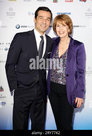 Erol Sander Christa Mahr - Prix Felix Burda - Hôtel Adlon - Berlin - 14.04.2013 Berlin Deutschland Allemagne Copyright : xJamesxColdreyx Banque D'Images