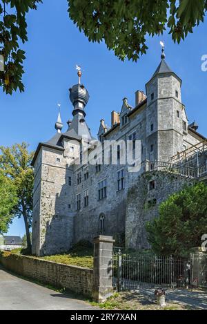 Château de Chimay, château médiéval du 15e siècle dans la ville de Chimay, province du Hainaut, Ardennes belges, Wallonie, Belgique Banque D'Images
