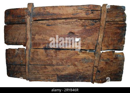 Bouclier en bois ancien isolé sur fond blanc Banque D'Images