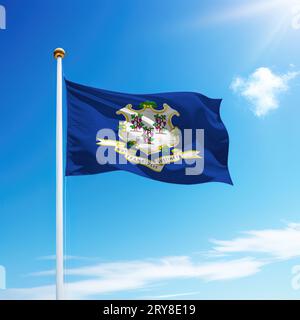 Le drapeau ondulant du Connecticut est un état des États-Unis sur mât avec fond de ciel. Banque D'Images