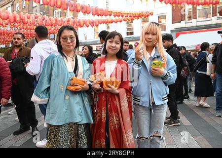 Chinatown Londres, Royaume-Uni. 29 septembre 2023. Performance d'immersion Hanfu, les artistes s'habillent dans différents costumes de la dynastie Han de la Chine dans le Chinatown de Londres, au Royaume-Uni. Crédit : Voir Li/Picture Capital/Alamy Live News Banque D'Images