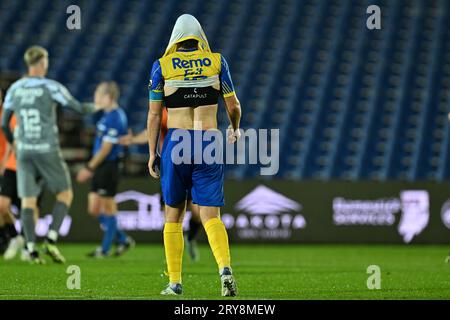 Deinze, Belgique. 29 septembre 2023. Dries Wuytens (15 ans) de SK Beveren photographié déprimé et déçu lors d'un match de football entre KMSK Deinze et Waasland SK Beveren lors de la 7 e journée de la saison Challenger Pro League 2023-2024, le vendredi 29 septembre 2023 à Deinze, Belgique . Crédit : Sportpix/Alamy Live News Banque D'Images