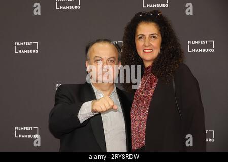 Filmfest Hambourg Albert Wiederspiel und Malika Rabahallah, Filmfest Hambourg, Eröffnung, CinemaxX Dammtor, Hambourg 28.09.2023 *** Filmfest Hambourg Albert Wiederspiel et Malika Rabahallah, Filmfest Hambourg, ouverture, CinemaxX Dammtor, Hambourg 28 09 2023 Copyright : xEventpressxBecherx crédit : Imago/Alamy Live News Banque D'Images