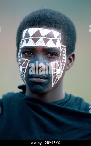 Jeune guerrier Masaï, Tanzanie Banque D'Images