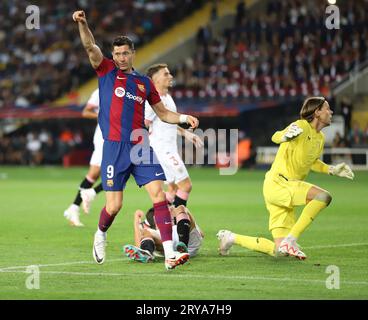 Sabadell, Barcelone, Espagne. 29 septembre 2023. Barcelone Espagne 29.09.2023 Robert Lewandowski (FC Barcelone) fait des gestes lors de la Liga EA Sports entre le FC Barcelone et le Sevilla FC à Estadi Olimpic Lluis Companys le 29 septembre 2023 à Barcelone. (Image de crédit : © Xavi Urgeles/ZUMA Press Wire) USAGE ÉDITORIAL SEULEMENT! Non destiné à UN USAGE commercial ! Banque D'Images