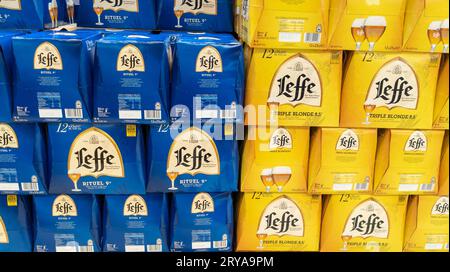 Bordeaux , France - 09 28 2023 : Leffe rituel triple blonde Belge signe logo et marque de texte sur les bières boîte de bouteille d'affichage pour vendre dans le magasin de marché Banque D'Images