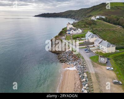 vue aérienne de la belle petite plage à beesands sur la côte sud du devon Banque D'Images