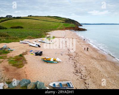 vue aérienne de la belle petite plage à beesands sur la côte sud du devon Banque D'Images