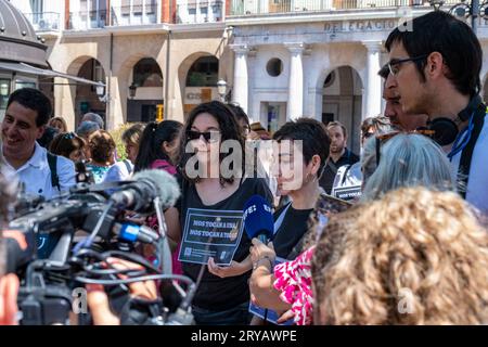 Logroño, la Rioja, Espagne - 09 juillet 2023. Protestation en repousse pour le crime sexiste à Logroño. Un homme d'origine syrienne, poignarde sa femme à mort et trie Banque D'Images