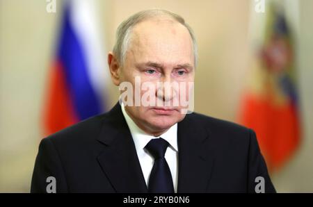 Moscou, Russie. 30 septembre 2023. Le président russe Vladimir Poutine prononce un discours vidéo sur les régions contestées des Républiques populaires de Donetsk et Louhansk, des régions de Kherson et Zaporizhjia depuis le Kremlin, le 30 septembre 2023 à Moscou, en Russie. Crédit : Mikhail Metzel/Kremlin Pool/Alamy Live News Banque D'Images