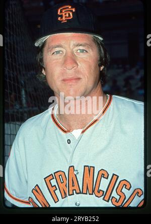 Bobby Murcer, un joueur de baseball qui a joué la majeure partie de sa carrière pour les Yankees de New York. Il a été vu ici en 1976 dans l'une de ses 2 saisons avec les Giants de San Francisco. Photographié en 1976 au Shea Stadium à Flushing, Queens, New York. Banque D'Images