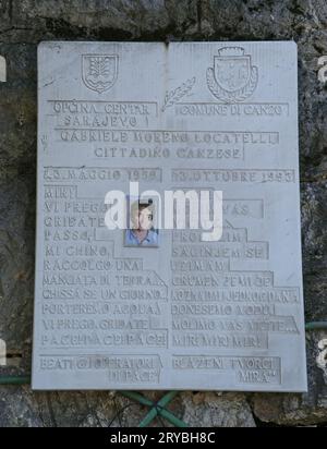 Sarajevo, Bosnie-Herzégovine - 27 septembre 2023 : cette plaque commémore Gabriele Moreno Locatelli. Pacifiste italien tué par un sniper serbe alors que cr Banque D'Images