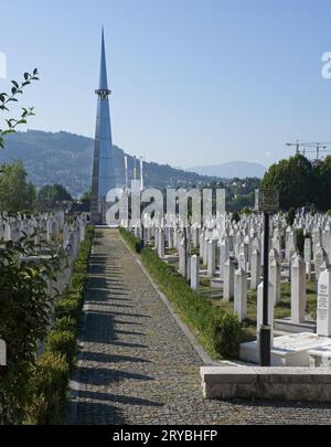 Sarajevo, Bosnie-Herzégovine - 29 septembre 2023 : Mezarje Stadion. Beaucoup des 11541 victimes sont enterrées dans ce cimetière. Il est situé à l'Olympic Banque D'Images