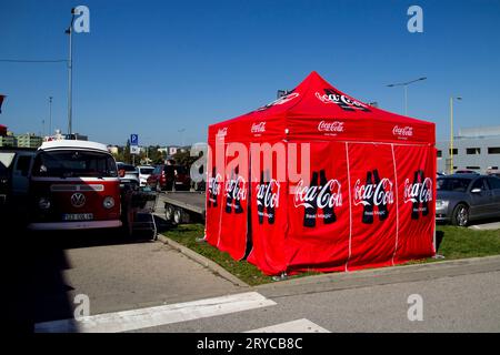 Tente officielle de Coca Cola lors d'un événement officiel de barbecue. Banque D'Images