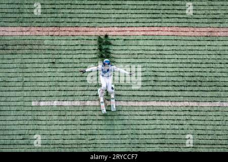 Hinzenbach, Autriche. 30 septembre 2023. Grand Prix d'été FIS Skisprung se déroulant sur la colline de saut à ski près d'Eferding, Austrias Daniel Tschofenig ©Andreas Stroh / Alamy Live News Banque D'Images