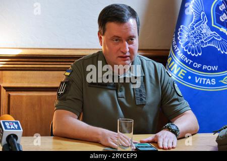 KIEV, UKRAINE - 30 SEPTEMBRE 2023 - le représentant du renseignement de défense de l'Ukraine Andrii Yusov assiste à la conférence de presse sur le Barynia sp Banque D'Images