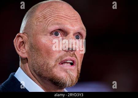 ENSCHEDE - Joseph Oosting, entraîneur du FC Twente, lors du match néerlandais d'Eredivisie entre le FC Twente et le sc Heerenveen au Stadion de Grolsch Veste le 30 septembre 2023 à Enschede, pays-Bas. LASER ANP COR Banque D'Images
