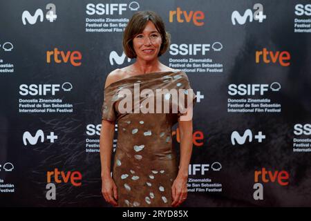 Lola Dueñas assiste au tapis rouge la Mesias lors du 71e Festival International du film de San Sebastian au Kursaal Palace. Banque D'Images