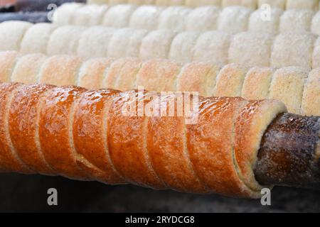 Close up sur le gril Cuisson gâteau cheminée Banque D'Images