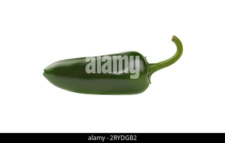 Gros plan piment jalapeno vert frais isolé Banque D'Images