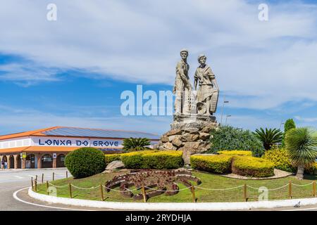 El Grove, Pontevedra, Espagne, 8 septembre 2023. Monument à la famille des conchyliculteurs à côté du marché O Grove, à Pontevedra, Galice. Banque D'Images