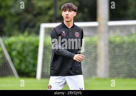 Swansea, pays de Galles. 30 septembre 2023. Manu Wales de Charlton Athletic lors de l'échauffement avant le match de la Ligue de développement professionnel des moins de 18 ans entre Swansea City et Charlton Athletic à la Swansea City Academy à Swansea, pays de Galles, Royaume-Uni, le 30 septembre 2023. Crédit : Duncan Thomas/Majestic Media. Banque D'Images