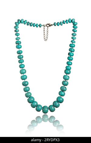 Collier turquoise isolé sur fond blanc Banque D'Images