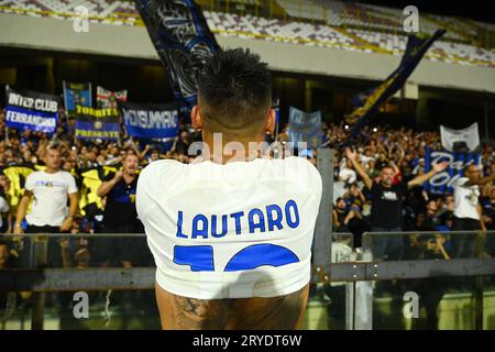 Salerne, Italie. 3 septembre 2023. Lautaro Martínez du FC Internazionale célèbre après avoir marqué un but lors du match Serie A TIM entre l'US Salernitana et le FC Internazionale au Stadio Arechi, Salerne, Italie, le samedi 30 septembre 2023. Crédit : Nicola Ianuale/Alamy Live News Banque D'Images