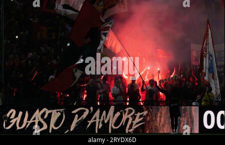 Gênes, Italie. 28 septembre 2023. Supporters de Gênes pendant Gênes CFC vs AS Roma, match de football italien Serie A à Gênes, Italie, septembre 28 2023 crédit : Independent photo Agency/Alamy Live News Banque D'Images