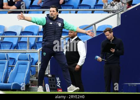 Cardiff, Royaume-Uni. 30 septembre 2023. Erol Bulut, le Manager de Cardiff City réagit sur la ligne de touche. Match de championnat EFL Skybet, Cardiff City contre Rotherham Utd au Cardiff City Stadium à Cardiff, pays de Galles, le samedi 30 septembre 2023. Cette image ne peut être utilisée qu'à des fins éditoriales. Usage éditorial uniquement, photo par Andrew Orchard/Andrew Orchard photographie sportive/Alamy Live News crédit : Andrew Orchard photographie sportive/Alamy Live News Banque D'Images