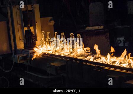 La production de bouteilles en verre Banque D'Images
