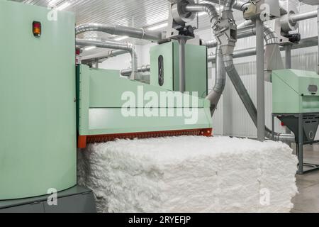 Carde dans une usine textile Banque D'Images