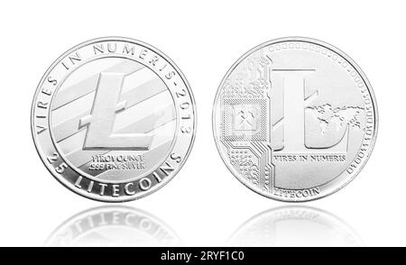 Pièce de Litecoin isolée sur fond blanc. Crypto-monnaie Banque D'Images