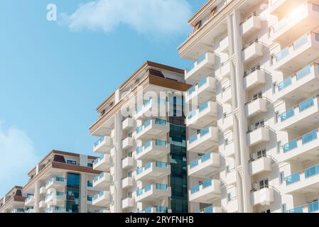 Immeubles modernes de grande hauteur dans un complexe résidentiel, Turquie. Banque D'Images
